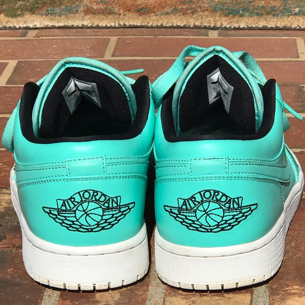 Air Jordan Retro 1 Hyper Turquoise Low Size 10 - Picture 4 of 8